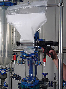 Glass reactor systems_High containment powder dosing