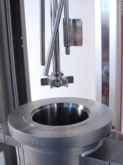 Turbine stirrer, dip tube, baffle
