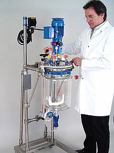 Glass mini pilot plant with 15 litre glass vessel